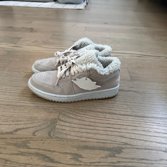 Nike jordan  Cream womens Sneakers - Picture 5 of 6